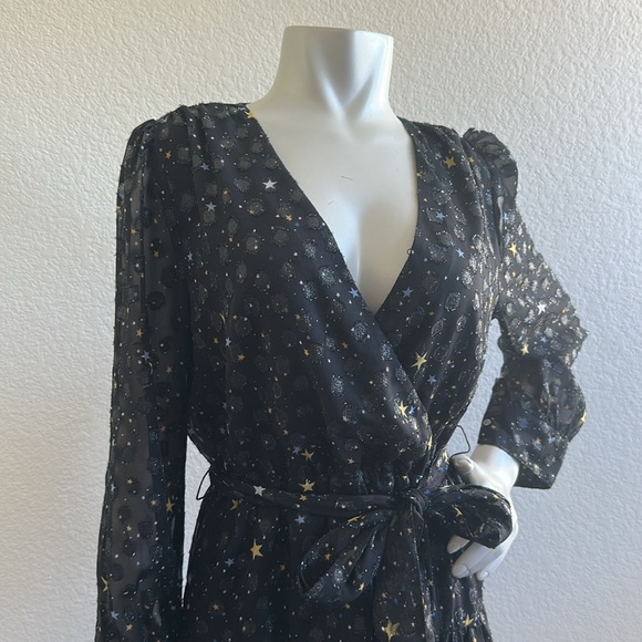 UNTUCKit Starry Belted Robyn Dress - Picture 7 of 9